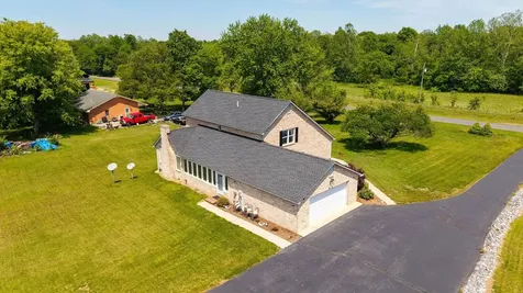 1802 River Road N Mount Solon VA 22843