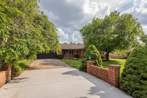 3235 Pin Oak Drive Rockingham VA 22801