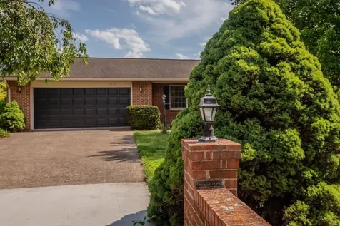 3235 Pin Oak Drive Rockingham VA 22801