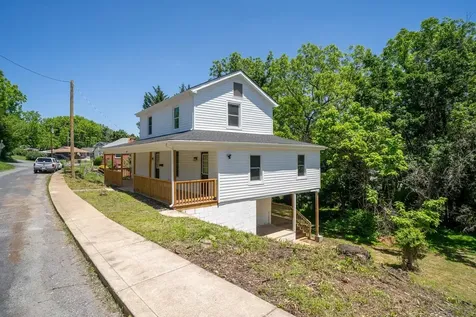 1201 Burnett Street Staunton VA 24401