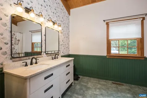3292 East Side Highway Grottoes VA 24441