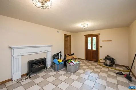 3292 East Side Highway Grottoes VA 24441