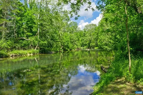 3292 East Side Highway Grottoes VA 24441