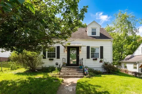 418 James Avenue Waynesboro VA 22980