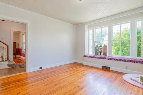 300 Broad Street Bridgewater VA 22812