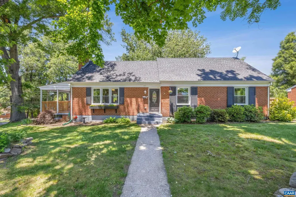 1317 Ridge Circle Waynesboro VA 22980