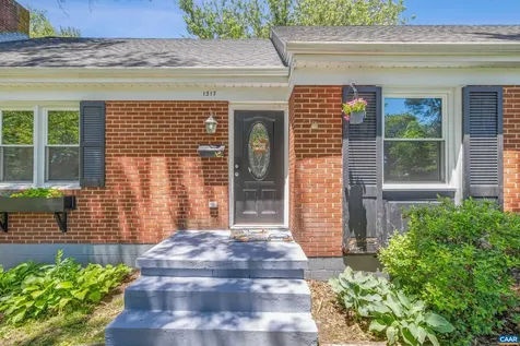 1317 Ridge Circle Waynesboro VA 22980