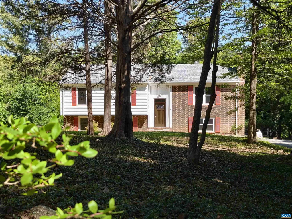 2140 Viburnum Court Charlottesville VA 22911