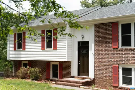 2140 Viburnum Court Charlottesville VA 22911