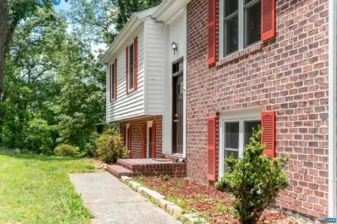 2140 Viburnum Court Charlottesville VA 22911