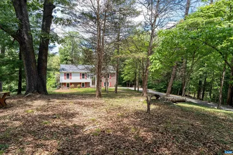 2140 Viburnum Court Charlottesville VA 22911