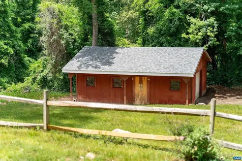 2140 Viburnum Court Charlottesville VA 22911