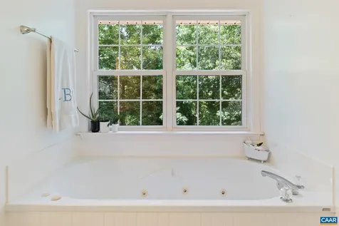 1178 Foxchase Ridge Charlottesville VA 22902