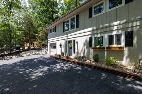 294 Congers Lane Mcgaheysville VA 22840