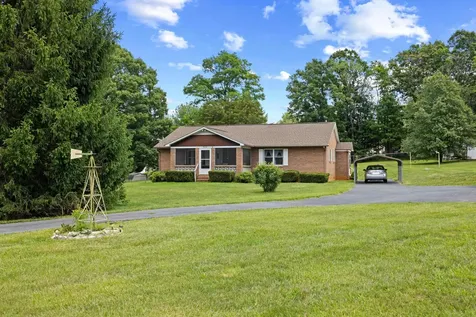 902 Augusta Farms Road Stuarts Draft VA 24477