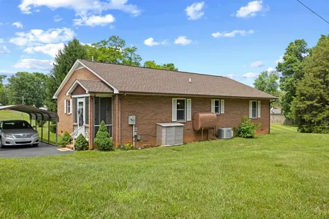 902 Augusta Farms Road Stuarts Draft VA 24477