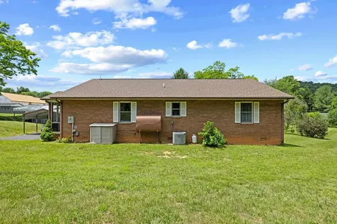 902 Augusta Farms Road Stuarts Draft VA 24477
