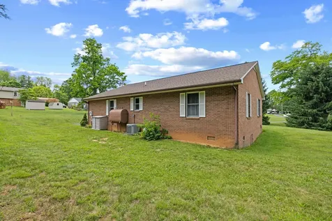 902 Augusta Farms Road Stuarts Draft VA 24477