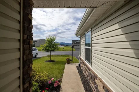 81 South Peak Drive Mcgaheysville VA 22840