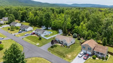 135 Woodside Drive Waynesboro VA 22980
