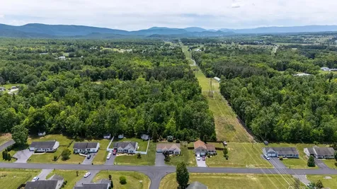 135 Woodside Drive Waynesboro VA 22980