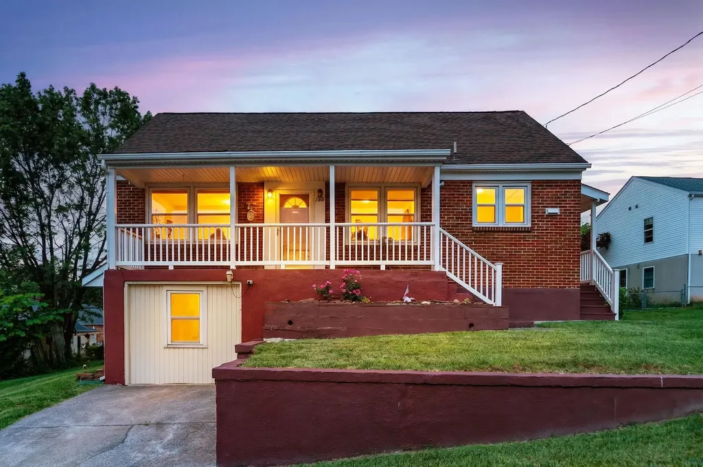 708 Mason Street Staunton VA 24401