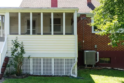 708 Mason Street Staunton VA 24401