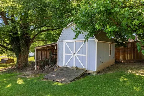 303 Devon Road Staunton VA 24401