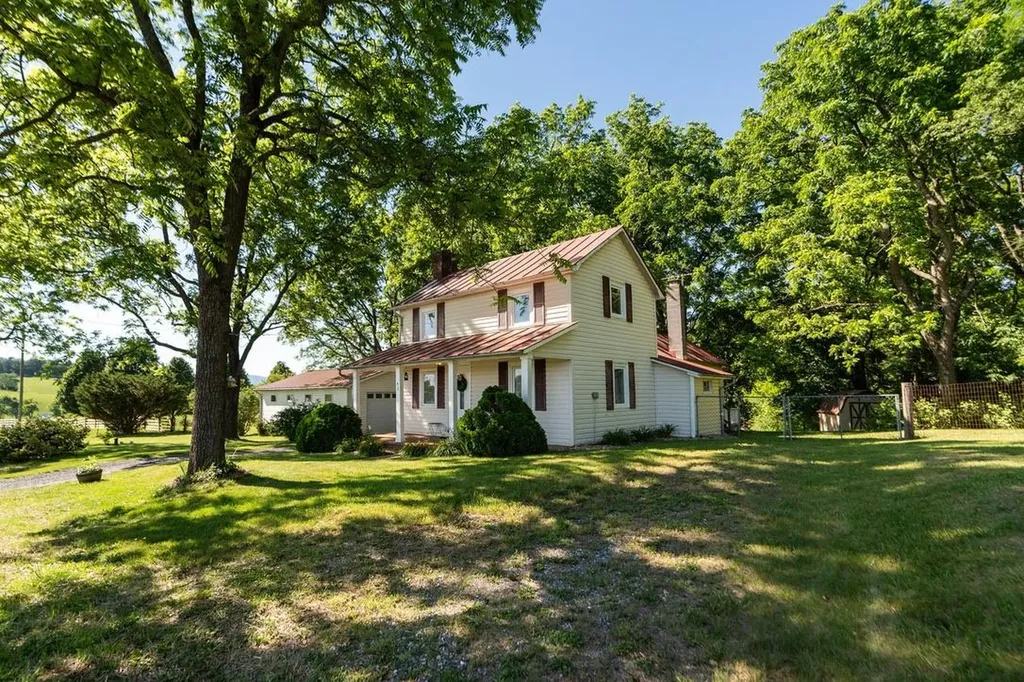 43 Sugar Loaf Road Staunton VA 24401