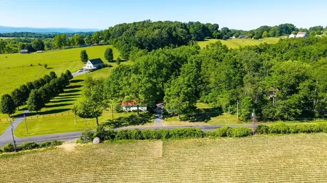 43 Sugar Loaf Road Staunton VA 24401