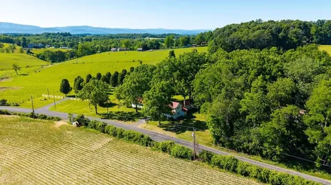 43 Sugar Loaf Road Staunton VA 24401