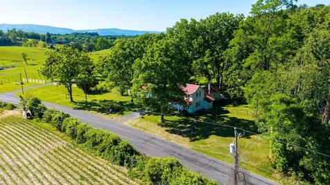 43 Sugar Loaf Road Staunton VA 24401