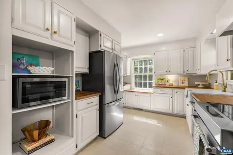 102 Meadowbrook Court Charlottesville VA 22901