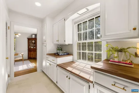 102 Meadowbrook Court Charlottesville VA 22901