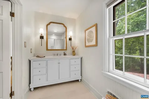 102 Meadowbrook Court Charlottesville VA 22901