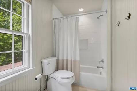 102 Meadowbrook Court Charlottesville VA 22901