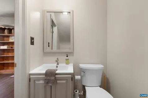 102 Meadowbrook Court Charlottesville VA 22901