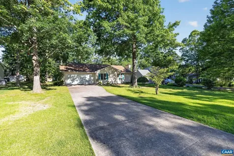 345 Cooper Drive Stuarts Draft VA 24477