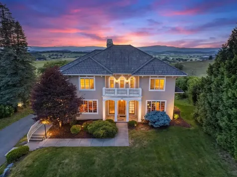 957 Summit Avenue Harrisonburg VA 22802