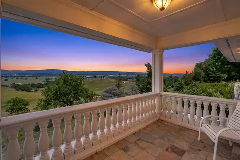 957 Summit Avenue Harrisonburg VA 22802
