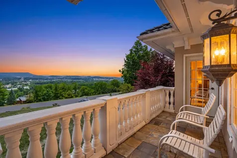 957 Summit Avenue Harrisonburg VA 22802