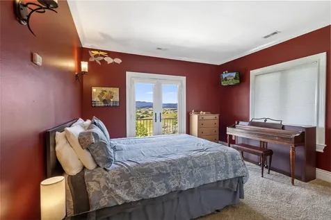 957 Summit Avenue Harrisonburg VA 22802