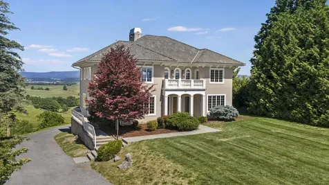 957 Summit Avenue Harrisonburg VA 22802