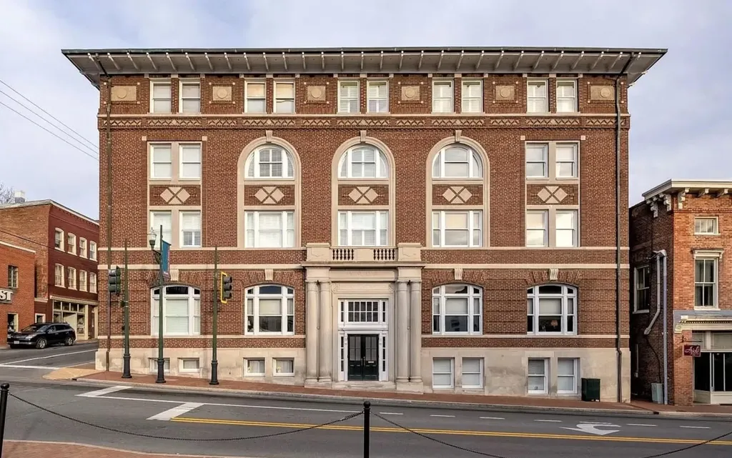 41 Augusta Street N Staunton VA 24401