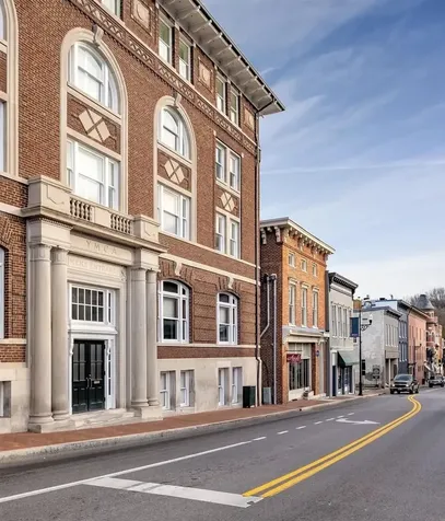 41 Augusta Street N Staunton VA 24401