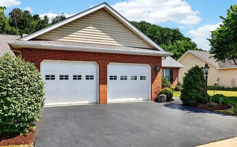 116 Red Oak Drive Staunton VA 24401