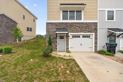 1528 Palomino Trail Rockingham VA 22801