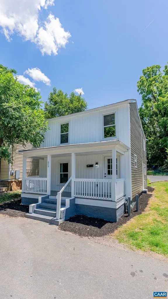 629 Baptist Street Staunton VA 24401