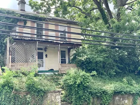 1216 Beverley Street W Staunton VA 24401