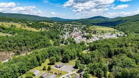 204 Gambill Road Franklin WV 26807